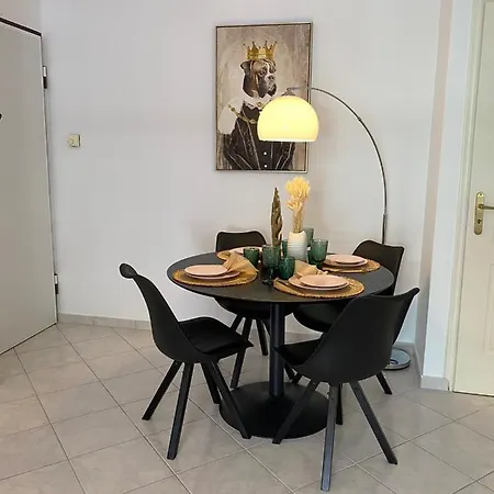2 Bd Aprt 7'min Away From Acropolis Apartment *
